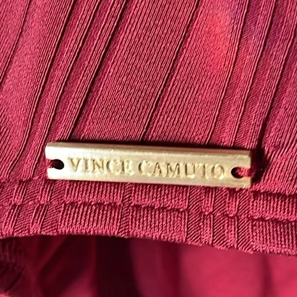 NWT VINCE CAMUTO V-NECK PLUNGE ONE PIECE SWIMSUIT W REMOVABLE BELT SZ 10 SANGRIA - Picture 3 of 8